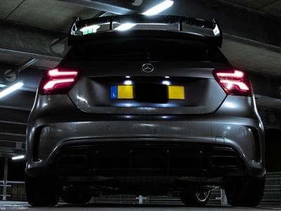 Mercedes A 45 AMG Intérieur Alcantara (2016) - Photo 1