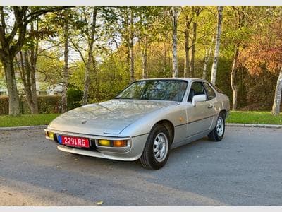 Porsche 924 2.0  5vitesses (1982) - Photo 1