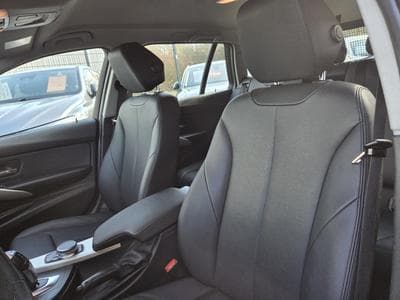 BMW 318 dA 136CV (2019) - Photo 7