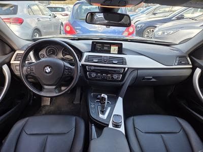 BMW 318 dA 136CV (2019) - Photo 8