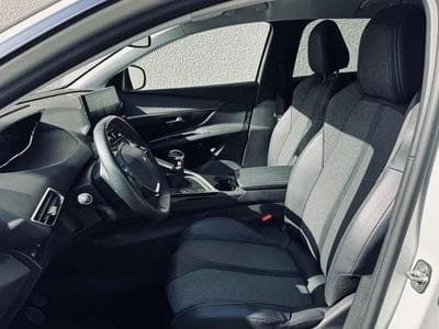 Peugeot 3008 3008 1.5 BlueHDi Allure Pack (2021) - Photo 12