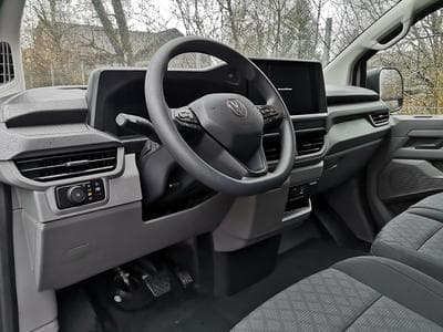 VW T7 BEV 100 kW RWD KR (2026) - Photo 5