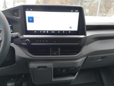 VW T7 BEV 100 kW RWD KR (2026) - Photo 7