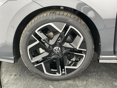 VW Golf Variant R-Line Edition (2026) - Photo 11