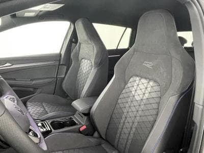 VW Golf Variant R-Line Edition (2026) - Photo 12