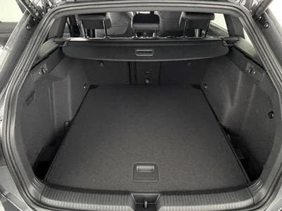 VW Golf Variant R-Line Edition (2026) - Photo 14