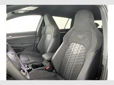 VW Golf Variant R-Line Edition (2026) - Photo 12