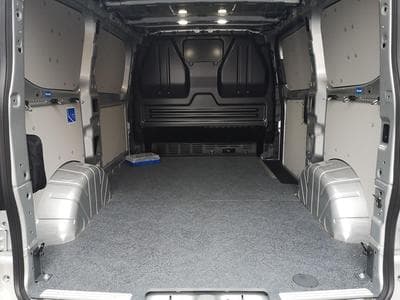 VW T7 BEV 100 kW RWD KR (2026) - Photo 8