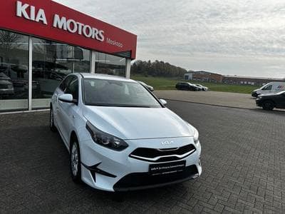 Kia Ceed Ceed 1.5 T-GDI DCT Vision Komfort+ Navi Kamera (2024) - Photo 1