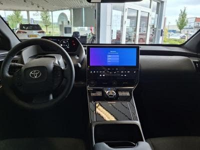 Toyota bZ4X Business Plus 2WD (2025) - Foto 9