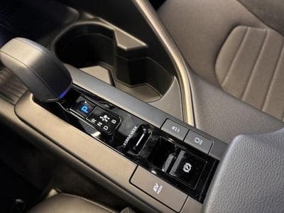 Toyota C-HR PRIME + Luxury Pack (2025) - Photo 12