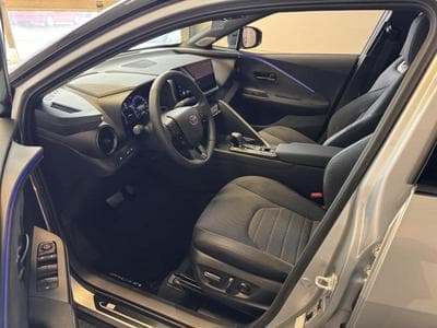 Toyota C-HR PRIME + Luxury Pack (2025) - Photo 9