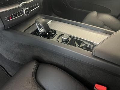 Volvo XC60 Plus Dark (2023) - Foto 8