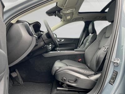 Volvo XC60 Plus Dark (2023) - Foto 9