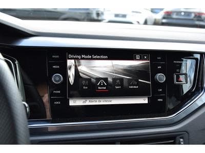 VW Polo 2.0 TSI DSG ACC TRAVEL LANE SIDE IQ.LIGHT PARK ASSIST 1°MAIN (2024) - Foto 9