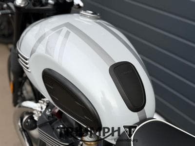 Triumph Bonneville BONNEVILLE T120 (2023) - Photo 14