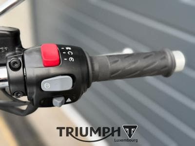 Triumph Bonneville BONNEVILLE T120 (2023) - Photo 9