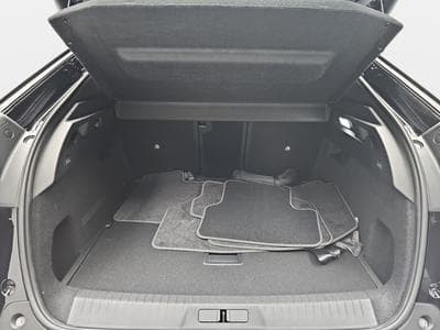 Peugeot 5008 1.2 PureTech 146 e-DSC6 GT (2025) - Photo 13