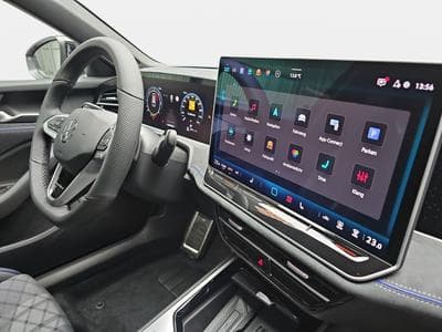 VW Passat 2.0 TDi DSG 150 R-Line (2025) - Photo 15