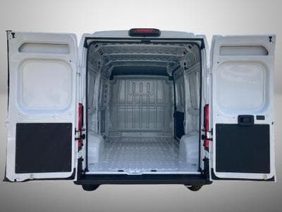 Peugeot Boxer 2.2 BlueHDI EAT8 140 L2H2 335 (2026) - Foto 9