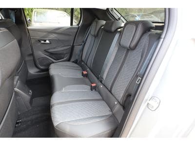 Peugeot 208 1.2 PureTech 101 Allure (2025) - Foto 8