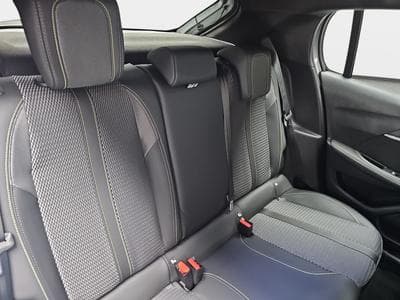 Peugeot 208 1.2 PureTech Hýbrid 110 E-DSC6 GT (2025) - Photo 9