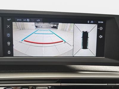 Peugeot 5008 1.2 PureTech 146 e-DSC6 ALLURE (2025) - Photo 11