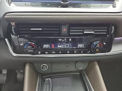 Nissan Qashqai 1.3 DIG-T MHEV 158 Tekna (2025) - Photo 10