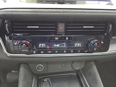 Nissan Qashqai 1.3 DIG-T MHEV 158 X-tronicTekna Premium (2026) - Photo 10