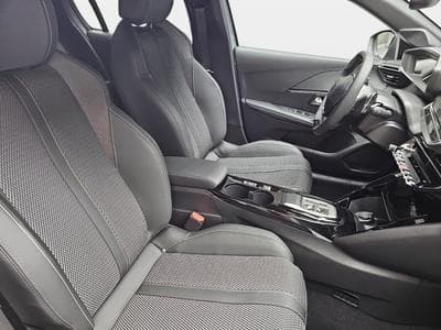 Peugeot 208 1.2 PureTech Hýbrid 110 E-DSC6 GT (2025) - Foto 8