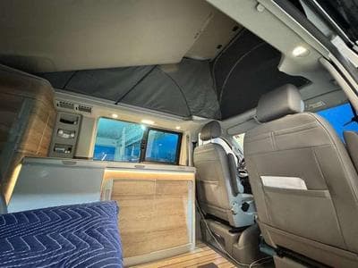 VW T6.1 California T6.1 DSG 4MOTION Beach Tour (2021) - Photo 11