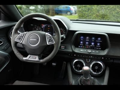 Chevrolet Camaro ZL1°MANUAL 6°PANO°RECARO°KEYLESS°BOSE°KAM°HUD (2020) - Foto 12