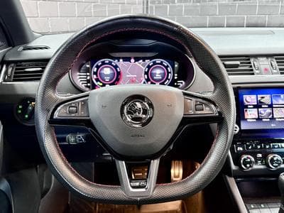 Skoda Octavia III COMBI RS 2.0 TSI 245 CV *CANTON* *ATTELAGE* SIEGES ELEC (2020) - Photo 11