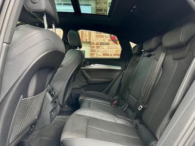 Audi Q5 Q5 SB 50 TFSi e 2.0 265cv Auto QUATTRO S-LINE intérieur (2023) - Foto 6