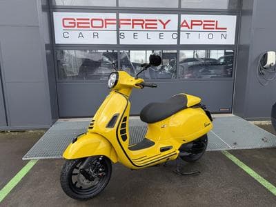Vespa GTS 300 (2021) - Photo 1