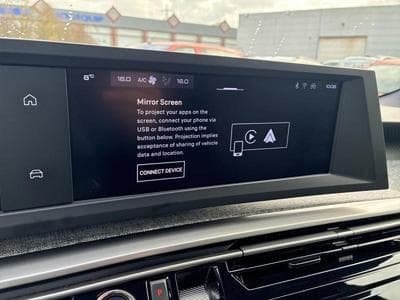 PEUGEOT 5008 Hybrid 145ch Allure e-DCS6 (2025) - Photo 9