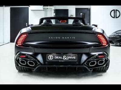 Aston-Martin Vanquish III VOLANTE V12 BI-TURBO 5.2°XPEL STEALTH (2025) - Foto 3