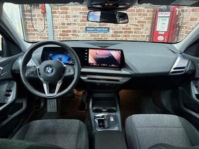 BMW 120 120iA 170cv Auto M-SPORT Design (New Modèle) (2025) - Foto 4