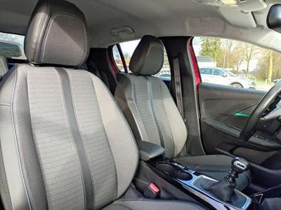 Peugeot 208 GT Look (Allure) (2022) - Foto 5