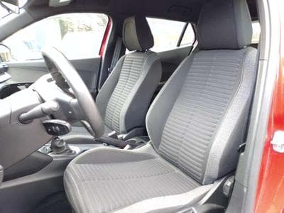 Peugeot 2008 Active-Pack (2023) - Photo 4