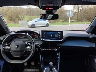 Peugeot 2008 Active-Pack (2023) - Photo 7