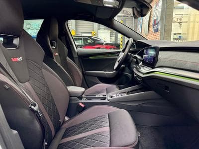 Skoda Octavia Octavia RS Combi 2.0 TSi 245cv Auto (2023) - Foto 8