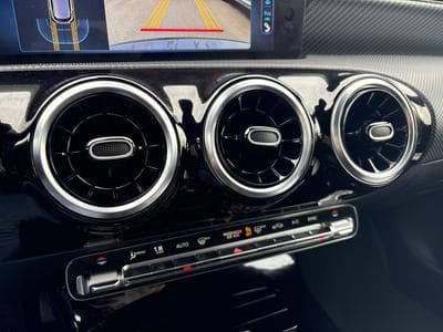 Mercedes A 200 163CV 7G-TRONIC * GARANTIE 36 MOIS * (2023) - Photo 10