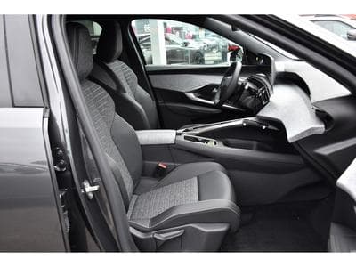 Peugeot 3008 1.2 Hybrid 145 Allure e-DSC6 ACC CAM360 JA19 NEUF (2025) - Photo 7