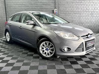 Ford Focus 1.6 TDCI 116 CV TITANIUM *SIEGES CHAUFF.* *KEYLESS* (2011) - Photo 3