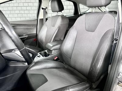 Ford Focus 1.6 TDCI 116 CV TITANIUM *SIEGES CHAUFF.* *KEYLESS* (2011) - Photo 7