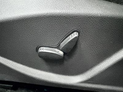 Ford Focus 1.6 TDCI 116 CV TITANIUM *SIEGES CHAUFF.* *KEYLESS* (2011) - Photo 9