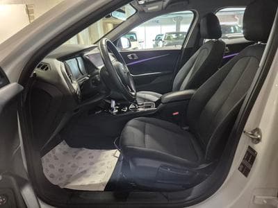 BMW 118 i AUTO  LED NAVI (2020) - Foto 8