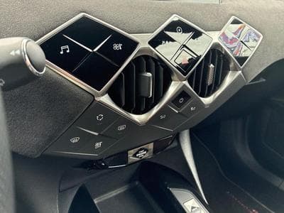 DS Automobiles DS3 E-Tense 156ch Performance Line (2022) - Photo 9
