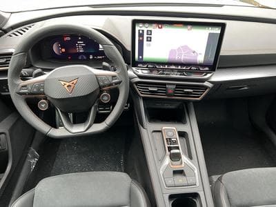 Cupra Leon ST 1,5eTSI DSG (2025) - Photo 13